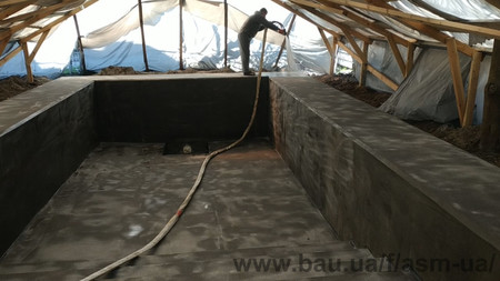 Гидроизоляция бассейна полимочевиной в киевском зоопарке (бассейн бегемота)